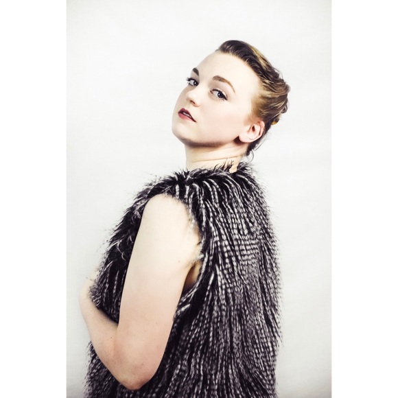 Black & white faux fur vest - Picture 1 of 3